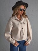 Tapado Elegante con Solapa y Botones Frontales