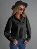 Tapado Elegante con Solapa y Botones Frontales