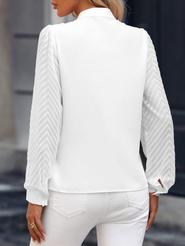 Blusa Cuello Muesca y Mangas Obispo en Blanco - Image 8