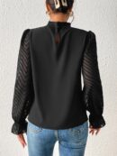 Blusa Elegante de Manga Larga con Cuello Volado y Detalles Plegados
