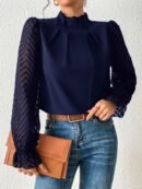 Blusa Elegante de Manga Larga con Cuello Volado y Detalles Plegados