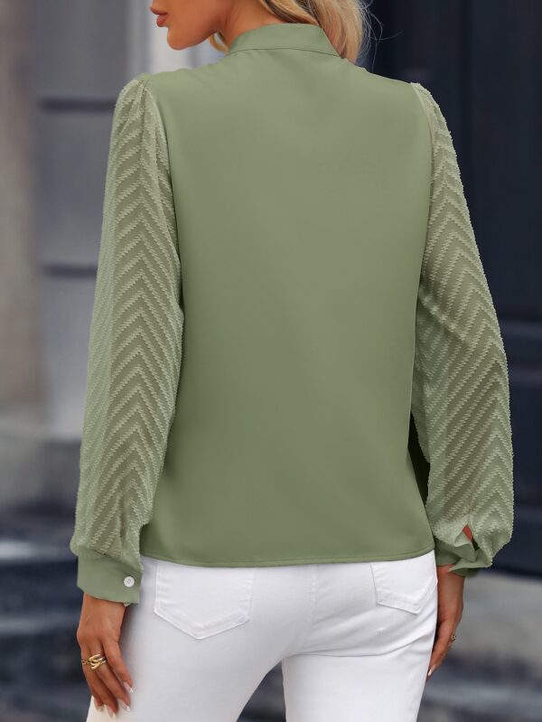 Blusa Cuello Muesca y Mangas Obispo en Blanco - Image 21