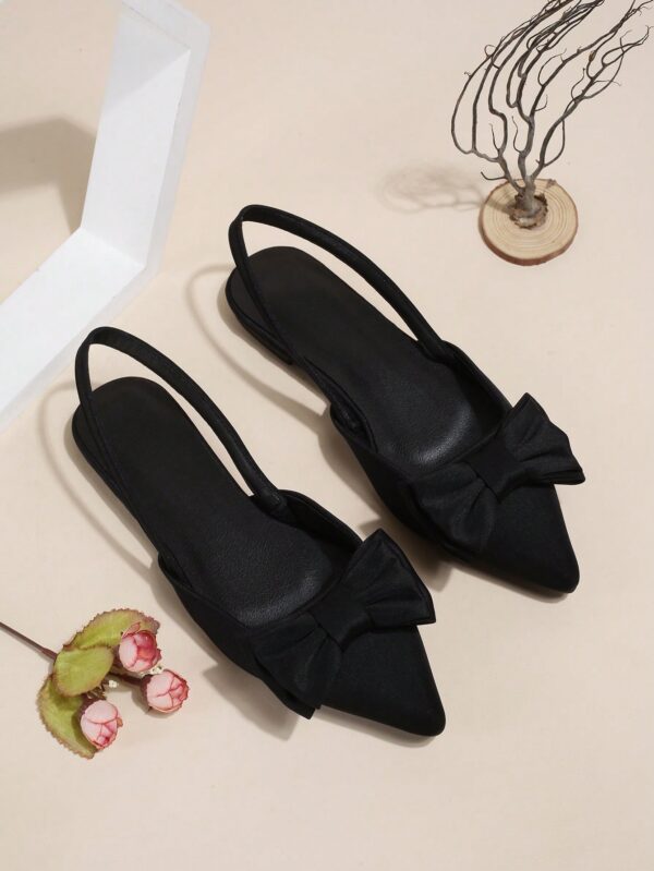 Zapatillas de Ballet Negras con Punta Afilada y Detalle de Moño - Image 2
