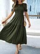 Vestido Maxi Clásico Negro con Mangas Puff y Ruedo de Volantes