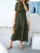 Vestido Maxi Clásico Negro con Mangas Puff y Ruedo de Volantes