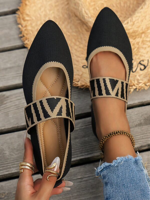 Zapatos Planos Estilo Mary Jane de Malla Tejida en Negro - Image 3