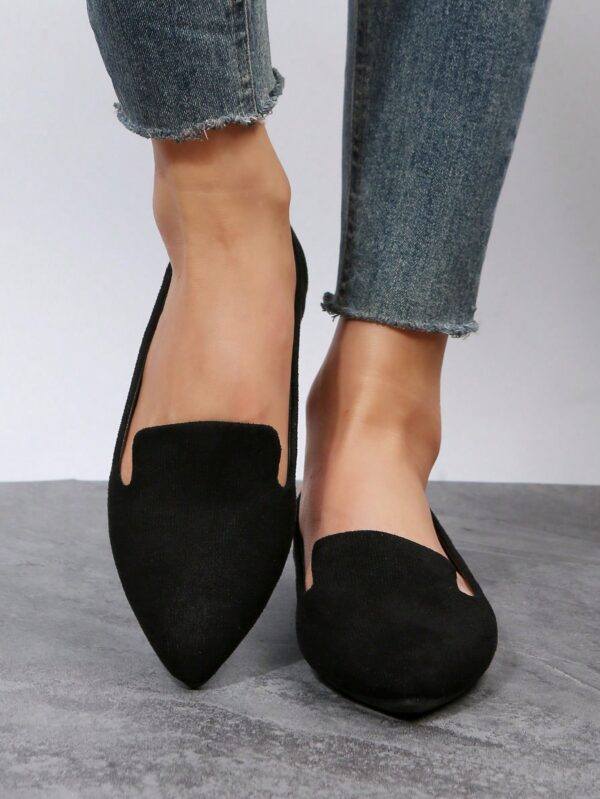 Mocasines Elegantes de Gamuza Negra con Punta Afilada - Image 4