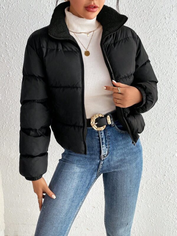 Campera Térmica Corta con Cierre y Cuello Alto