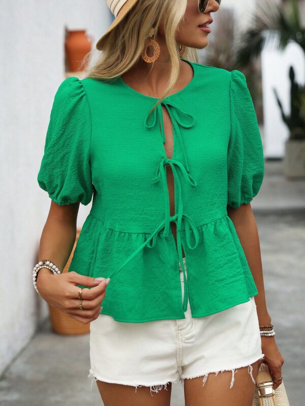 Blusa Casual de Cuello Redondo con Volantes y Manga Corta - Image 25