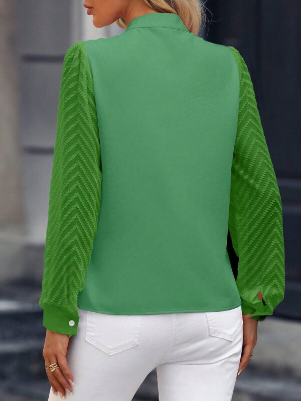 Blusa Cuello Muesca y Mangas Obispo en Blanco - Image 34