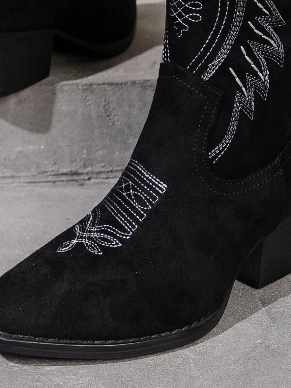 Botas de Tacón Cuña Bordadas con Cierre Lateral - Image 6