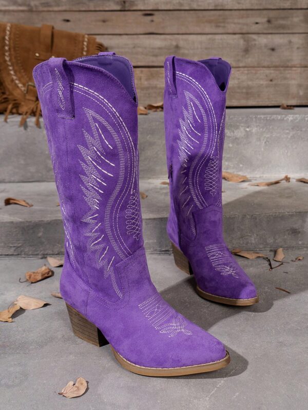 Botas de Tacón Cuña Bordadas con Cierre Lateral - Image 11