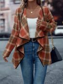 Abrigo de Tweed con Cuello Cascada y Dobladillo Asimétrico