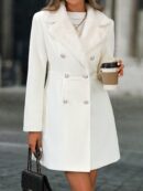 Chaqueta Elegante con Panel Peludo y Botón Doble