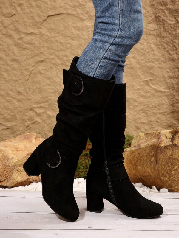 Botas Altas de Tacón Cónico con Hebilla y Pliegues Estilo Europeo - Image 4
