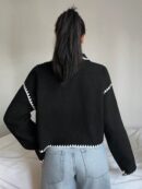 Chaqueta Corta Bicolor con Detalles de Contraste