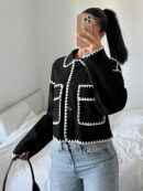 Chaqueta Corta Bicolor con Detalles de Contraste
