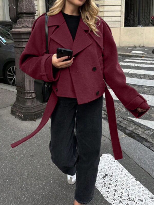Chaqueta Corta de Lana con Detalles de Diseño y Cuello Camisero - Image 43