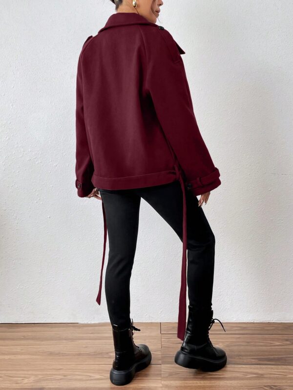 Chaqueta Corta de Lana con Detalles de Diseño y Cuello Camisero - Image 44