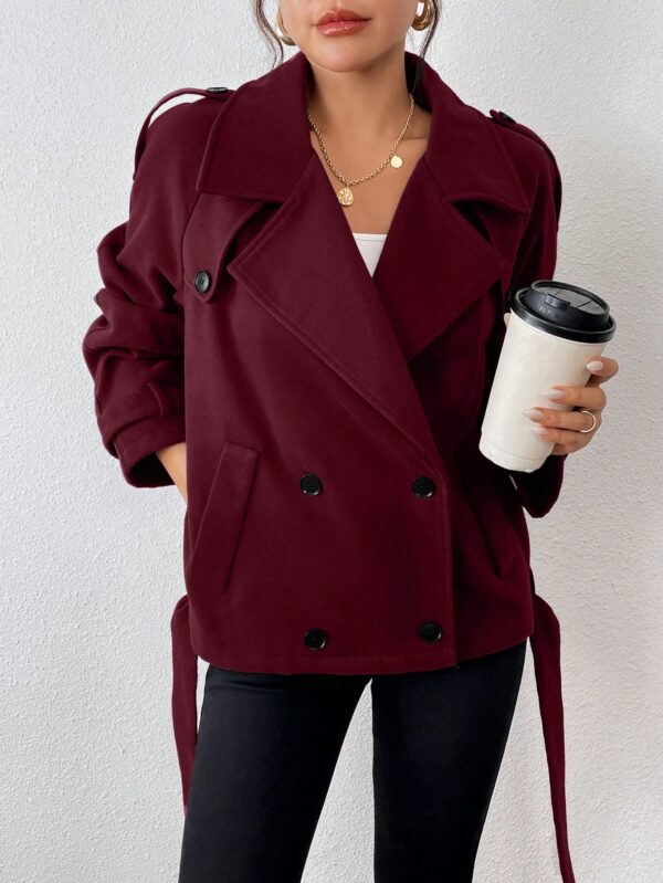 Chaqueta Corta de Lana con Detalles de Diseño y Cuello Camisero - Image 45