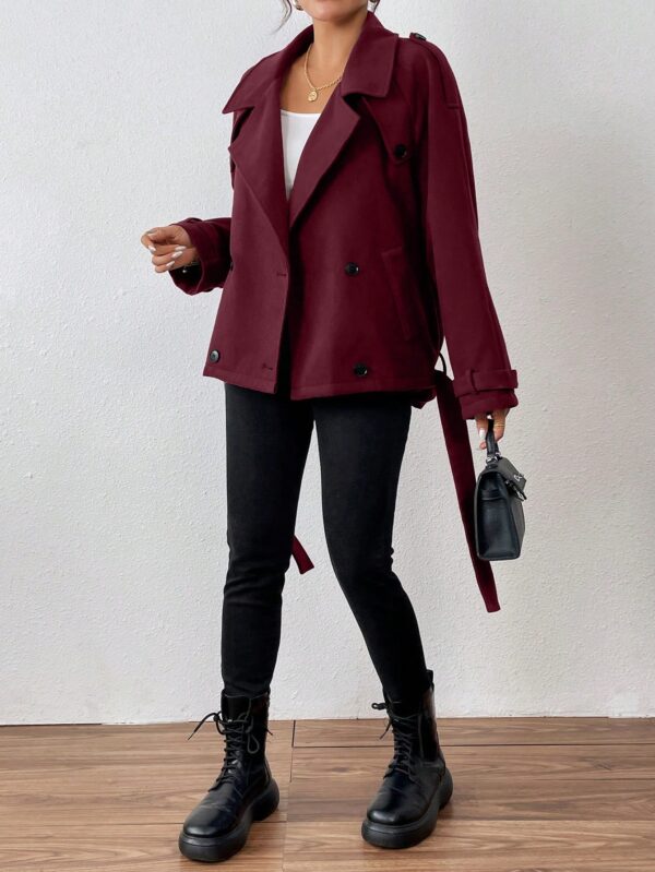 Chaqueta Corta de Lana con Detalles de Diseño y Cuello Camisero - Image 46