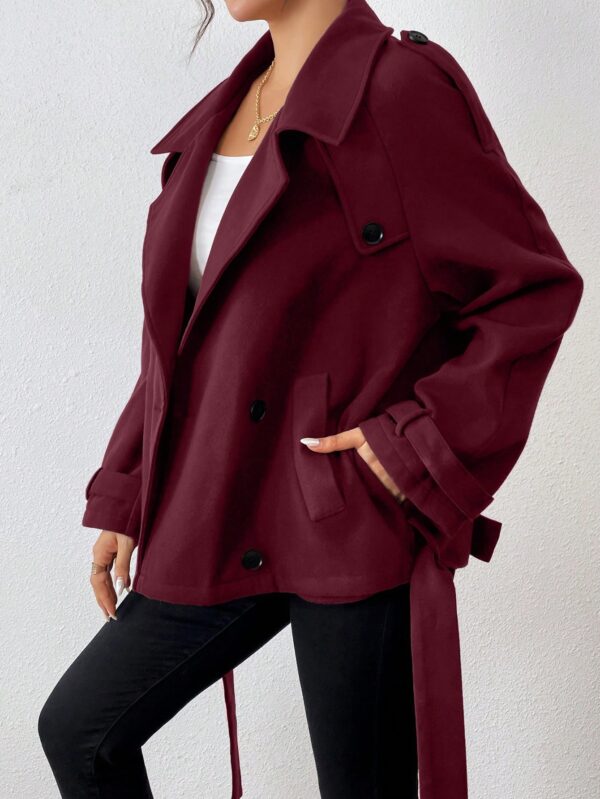 Chaqueta Corta de Lana con Detalles de Diseño y Cuello Camisero - Image 48