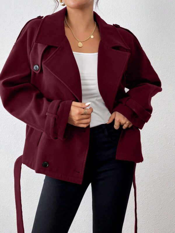 Chaqueta Corta de Lana con Detalles de Diseño y Cuello Camisero - Image 49