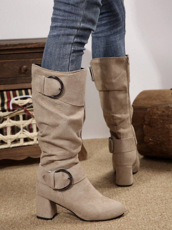 Botas Altas de Tacón Cónico con Hebilla y Pliegues Estilo Europeo - Image 20