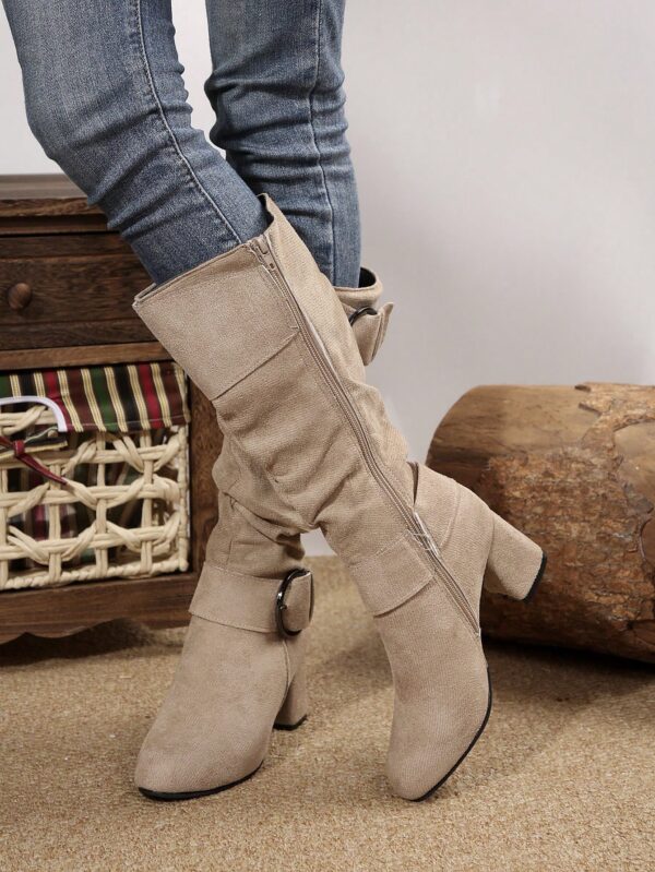 Botas Altas de Tacón Cónico con Hebilla y Pliegues Estilo Europeo - Image 19