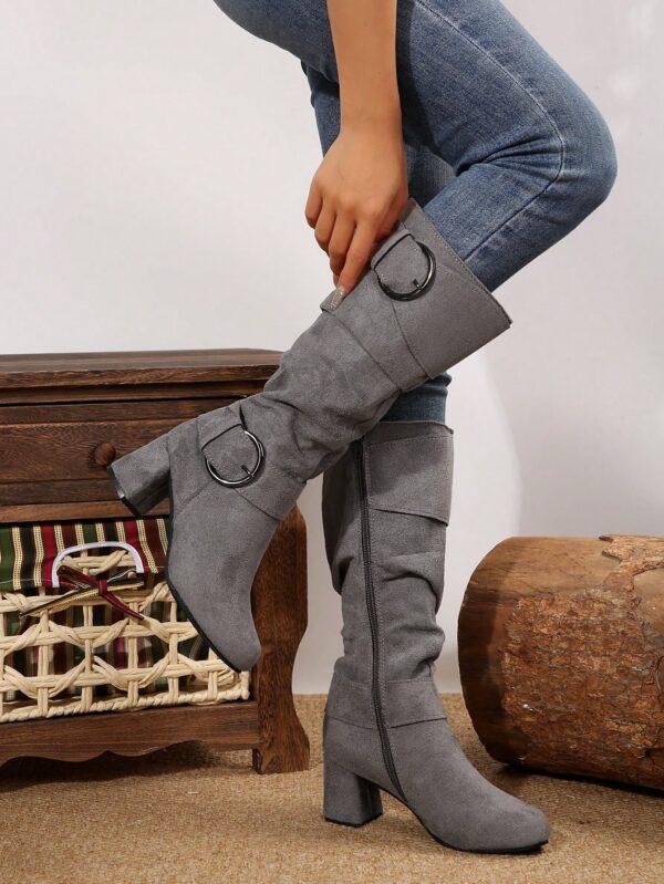 Botas Altas de Tacón Cónico con Hebilla y Pliegues Estilo Europeo - Image 26