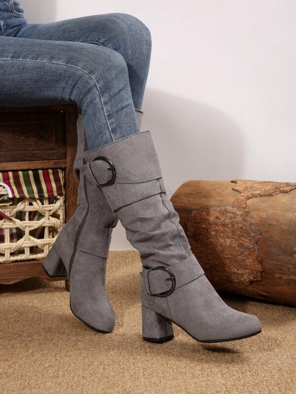 Botas Altas de Tacón Cónico con Hebilla y Pliegues Estilo Europeo - Image 23