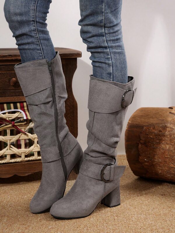 Botas Altas de Tacón Cónico con Hebilla y Pliegues Estilo Europeo - Image 22