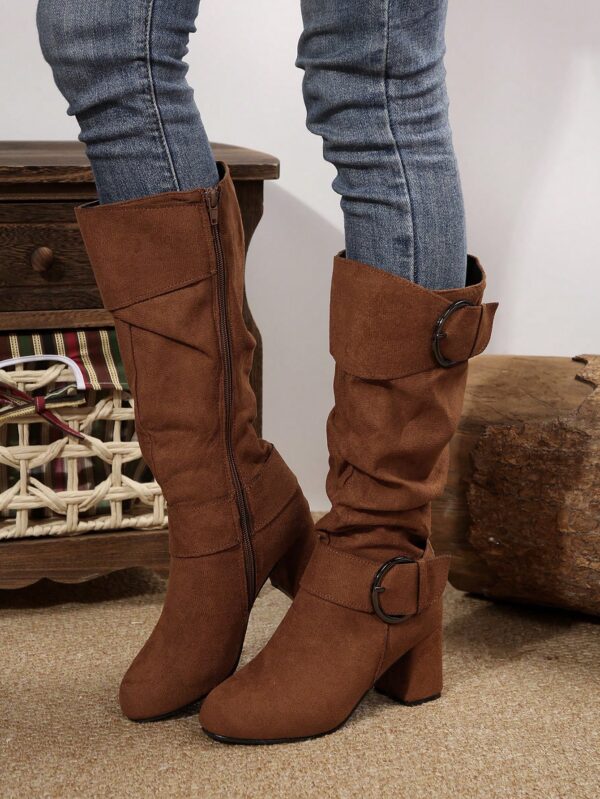 Botas Altas de Tacón Cónico con Hebilla y Pliegues Estilo Europeo - Image 29