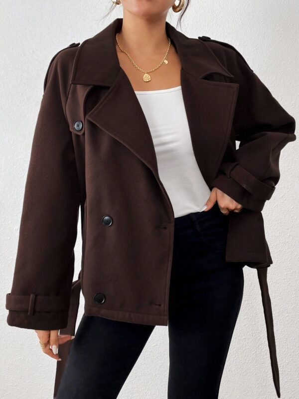 Chaqueta Corta de Lana con Detalles de Diseño y Cuello Camisero - Image 7