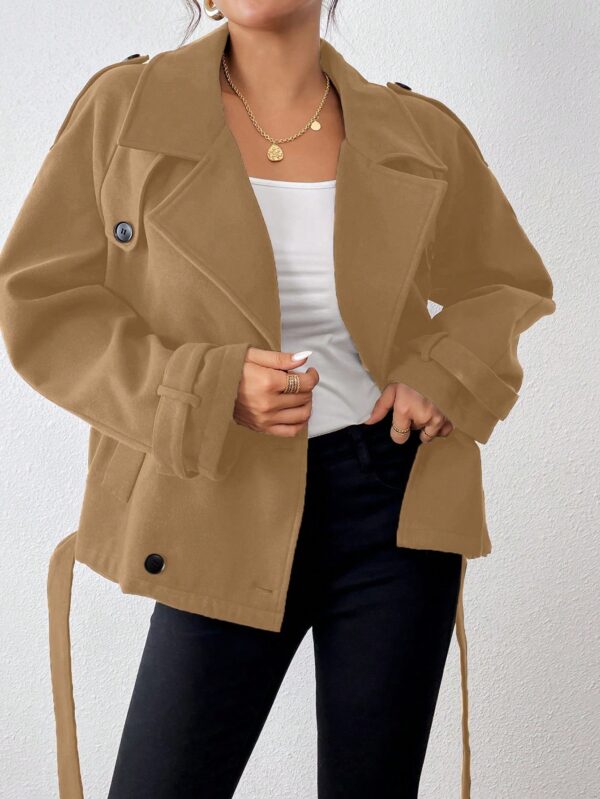 Chaqueta Corta de Lana con Detalles de Diseño y Cuello Camisero - Image 28