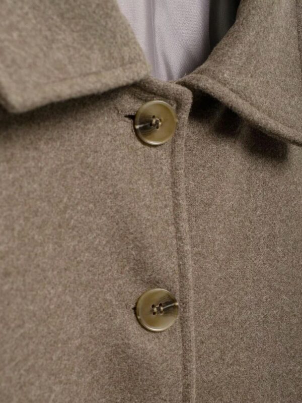 Chaqueta de Lana Casual con Botones Frontales y Hombros Caídos - Image 8