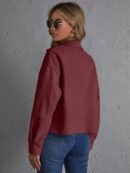 Tapado Elegante con Solapa y Botones Frontales