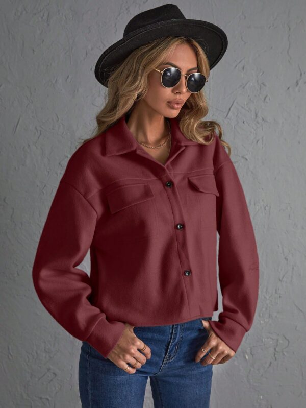 Tapado Elegante con Solapa y Botones Frontales - Image 23