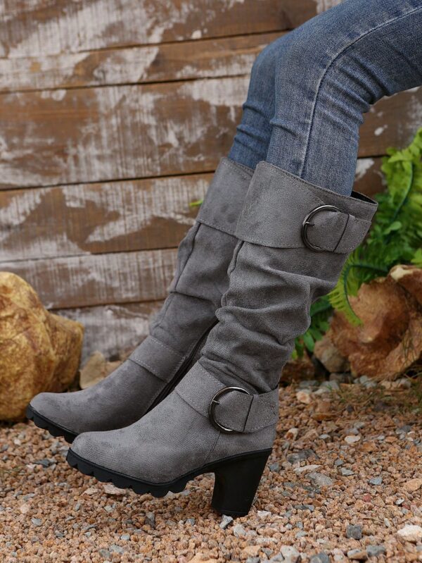 Botas Altas de Tacón Cónico con Hebilla y Pliegues Estilo Europeo - Image 47