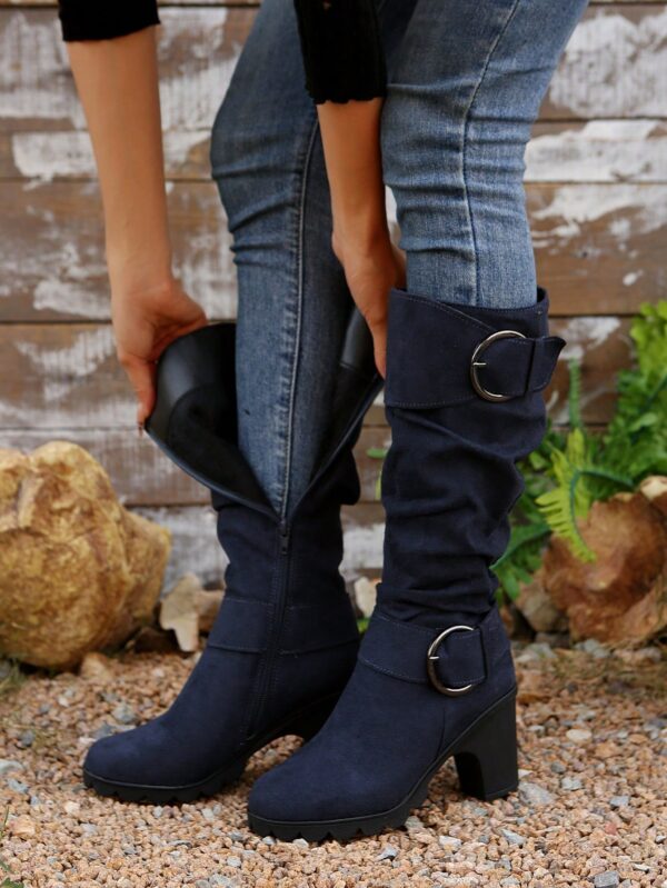 Botas Altas de Tacón Cónico con Hebilla y Pliegues Estilo Europeo - Image 14