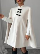 Capa Elegante de Cuello Alto en Contraste Estilo Chino