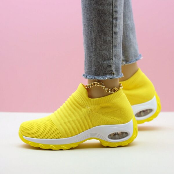 Zapatillas Deportivas de Mujer con Amortiguación y Diseño Tejido - Image 16