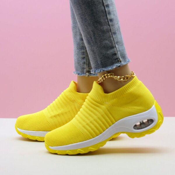 Zapatillas Deportivas de Mujer con Amortiguación y Diseño Tejido - Image 13