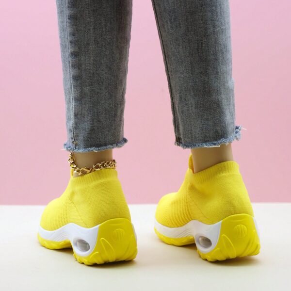 Zapatillas Deportivas de Mujer con Amortiguación y Diseño Tejido - Image 17