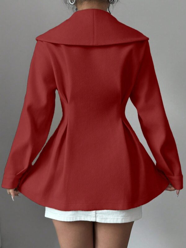 Abrigo Elegante Blanco con Cuello Marinero y Botones Frontales - Image 32