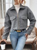 Chaqueta de Lana Negra de Manga Larga y Hombros Caídos