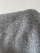 Chaqueta de Lana Negra de Manga Larga y Hombros Caídos