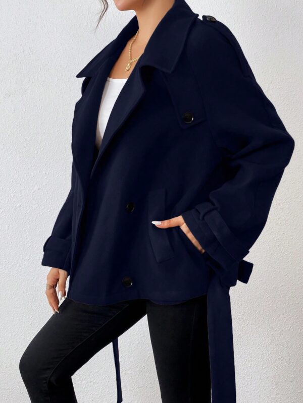 Chaqueta Corta de Lana con Detalles de Diseño y Cuello Camisero - Image 18