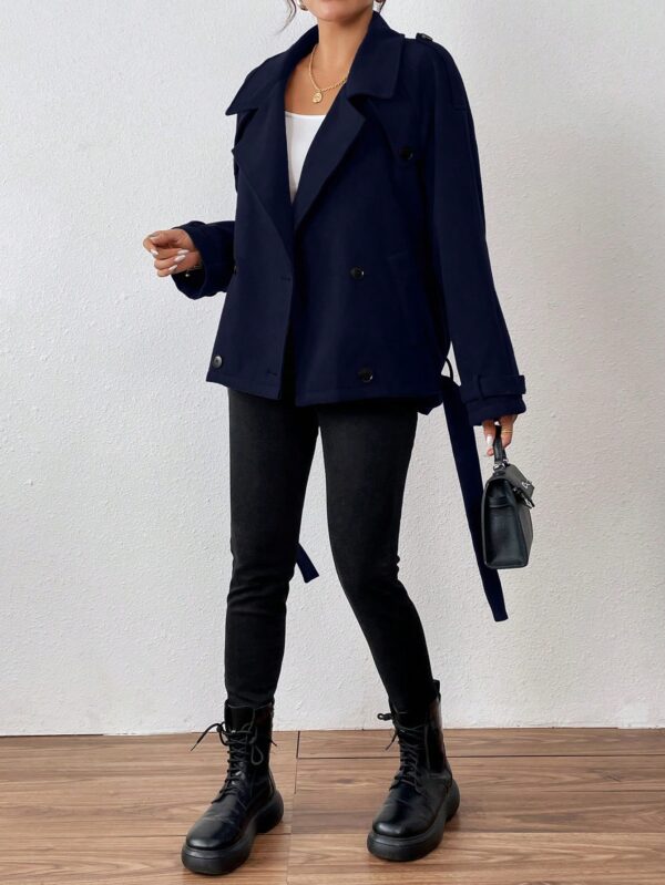 Chaqueta Corta de Lana con Detalles de Diseño y Cuello Camisero - Image 20