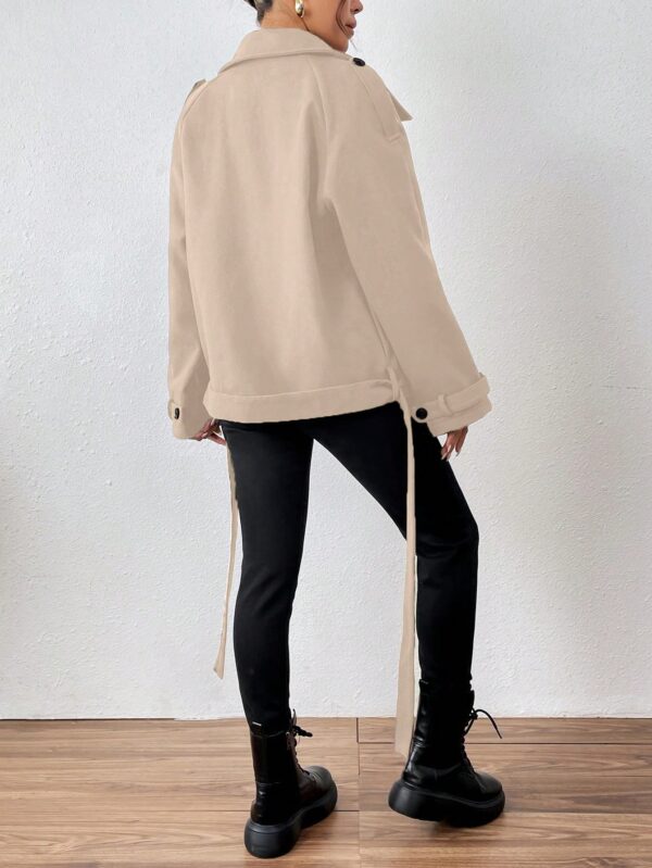 Chaqueta Corta de Lana con Detalles de Diseño y Cuello Camisero - Image 30